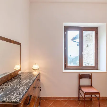 Inviting In Umbria With Garden *